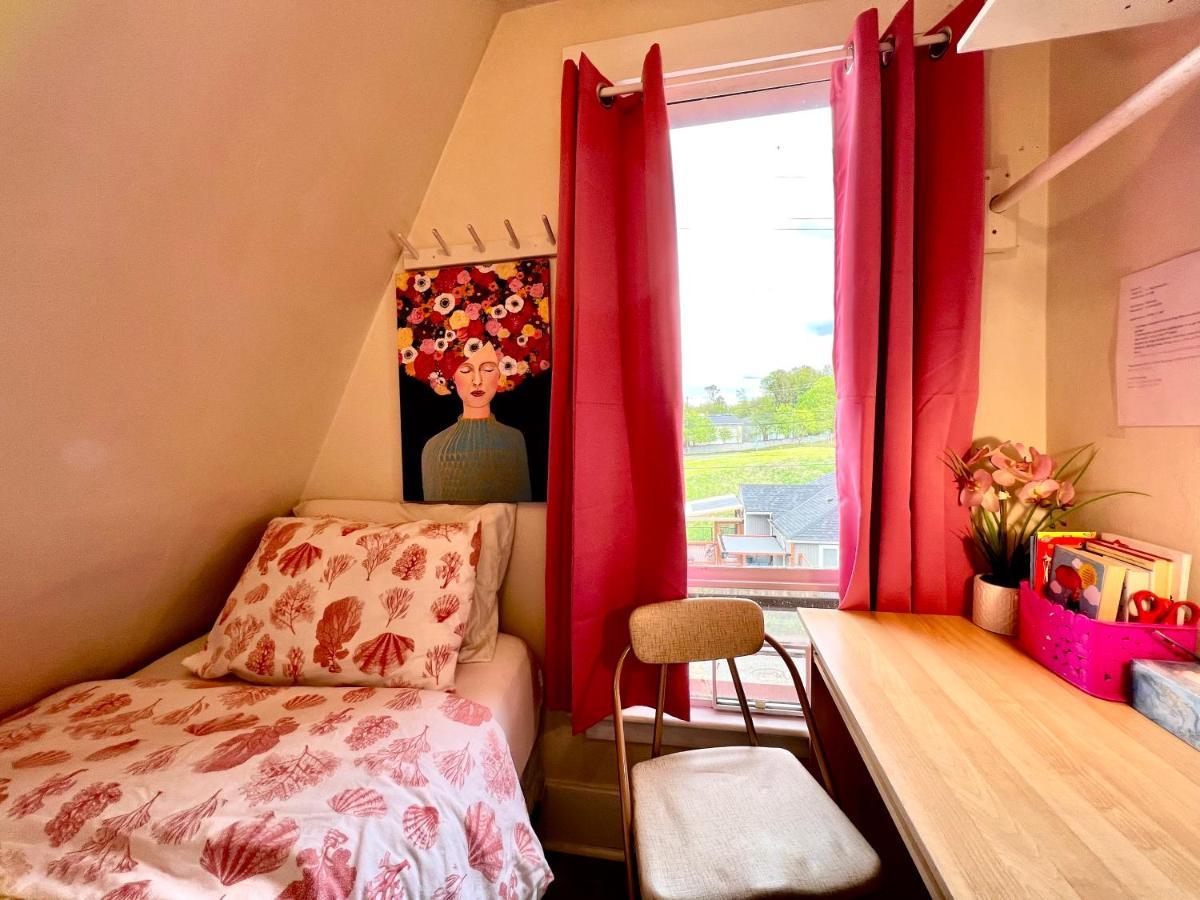 Habitación en casa particular Private Tiny With Shared Bathroom Near Seatac Airport And Downtown Seattle