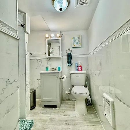 Private Room Tiny With Shared Bathroom Near Seatac Airport And Downtown Seattle Exterior photo