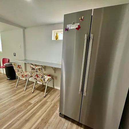 Private Room Tiny With Shared Bathroom Near Seatac Airport And Downtown Seattle Exterior photo