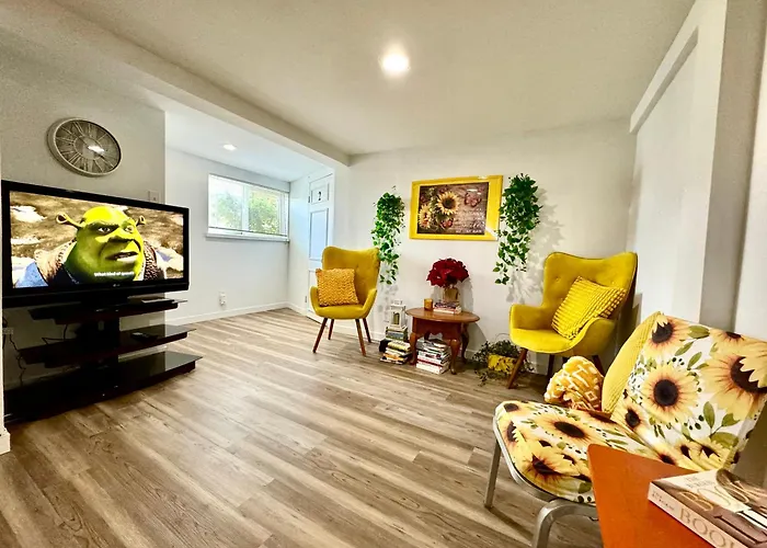 Private Room Tiny With Shared Bathroom Near Seatac Airport And Downtown Seattle